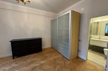 Inchiriere apartament trei camere renovat lux ideal firma/rezidenta Piata Amzei anunturi imobiliare Bucuresti