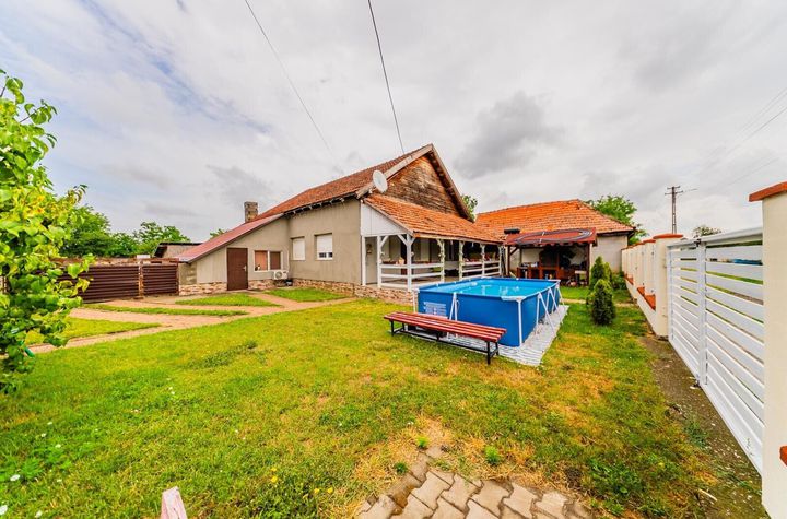 Casa individuala de vanzare in Iratosu 0% COMISION CUMPARATOR anunturi imobiliare Arad