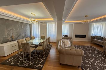 Apartament 5 camere de vanzare RADAUTI - Suceava anunturi imobiliare Suceava