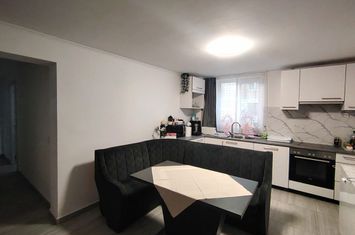 Apartament 3 camere de vanzare CANTEMIR - Bihor anunturi imobiliare Bihor