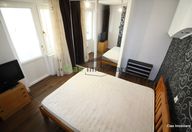 300 €, Apartament 3 camere