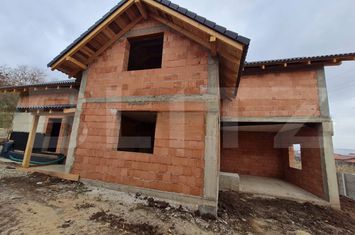 Vilă - 4 camere de vanzare ALBA IULIA - Alba anunturi imobiliare Alba