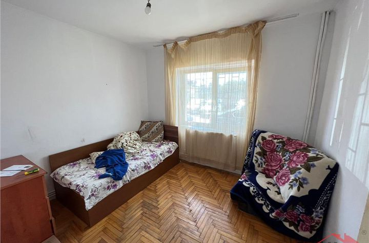 Apartament 3 camere de vanzare CENTRAL - Vrancea anunturi imobiliare Vrancea