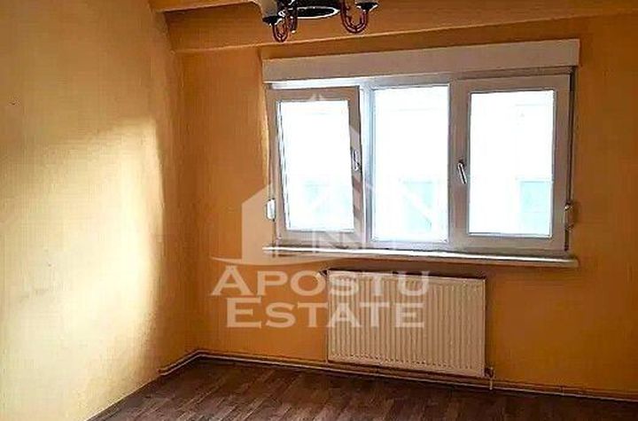 Apartament cu 3 camere, decomandat, centrala proprie,Spitalul Judetean anunturi imobiliare Timis