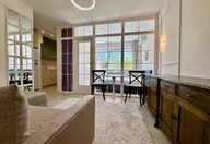 135.000 €, Garsonieră