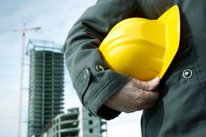 Constructorii şi-au pus casca în cui. În primul trimestru, industria a scăzut cu 4,4% faţă de T1 2010