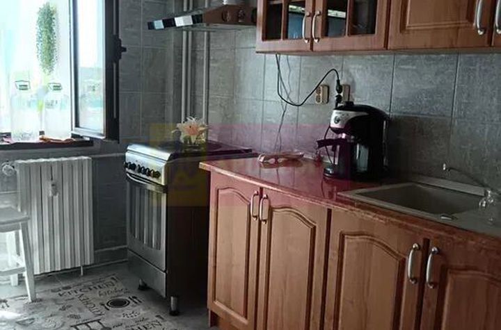 Vanzare apartament cu 3 camere Unirii stradal anunturi imobiliare Bucuresti