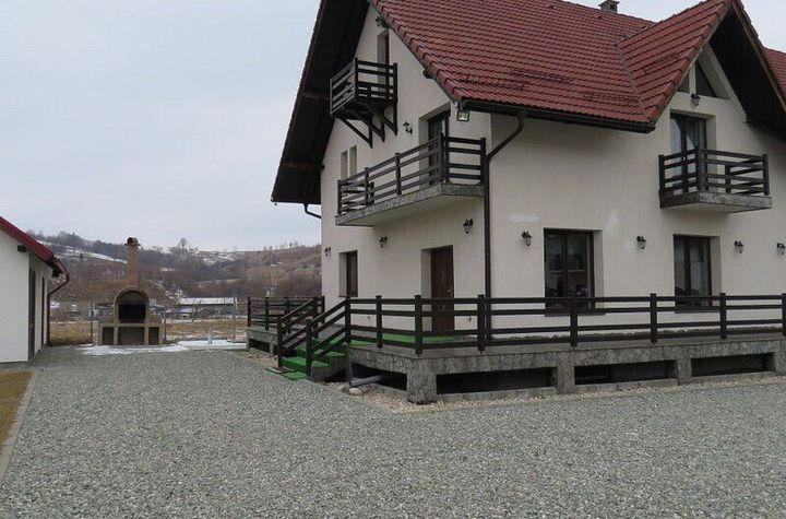 Vilă - 12 camere de vanzare BRAN - Brasov anunturi imobiliare Brasov
