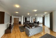 1.200 €, Apartament 4 camere