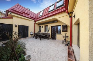 Casă deosebită de vânzare în centrul Brașovului anunturi imobiliare Brasov