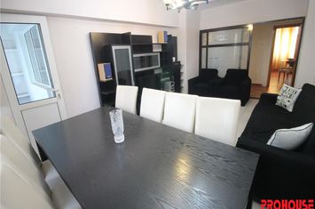 Apartament 3 camere de vanzare ULTRACENTRAL - Bacau anunturi imobiliare Bacau