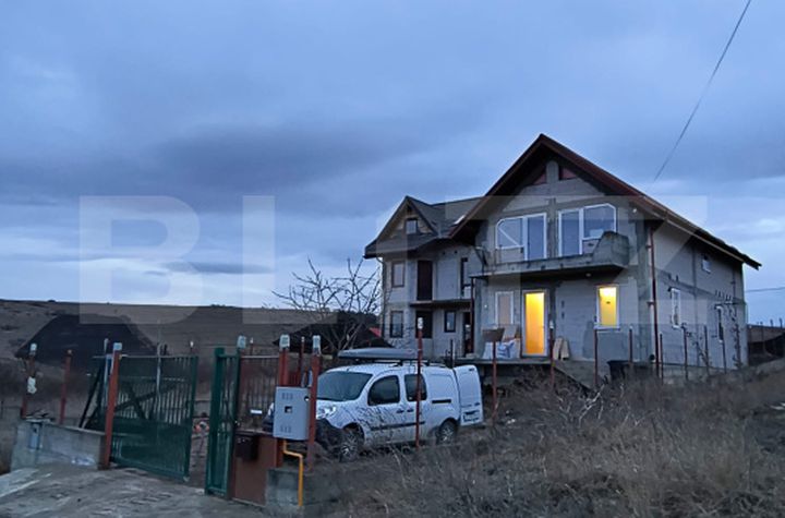 Vilă - 4 camere de vanzare CAMPENESTI - Cluj anunturi imobiliare Cluj
