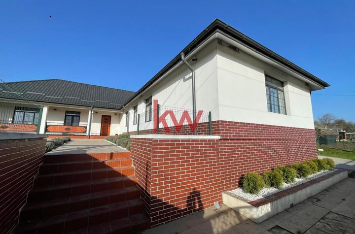 Casă - 5 camere de vanzare URSOAIA - Iasi anunturi imobiliare Iasi