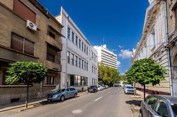 Clădire ultracentrală de vânzare Bulevardul Decebal Comision 0 anunturi imobiliare Arad