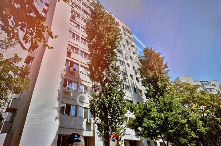 Vând garsoniera Titan, sect. 3,  Aleea Barajul Bistritei, renovata, bloc 1985 reabilitat, la 15min. metrou Titan. anunturi imobiliare Bucuresti