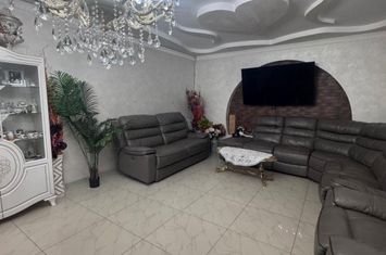 Vilă - 7 camere de vanzare RADAUTI - Suceava anunturi imobiliare Suceava