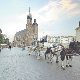 Opt proprietăţi vândute la licitaţie
