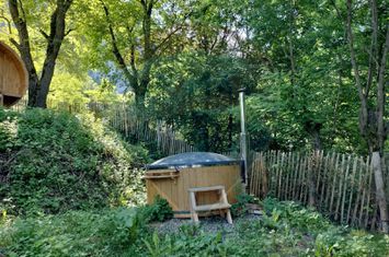 Casă de vacanță deosebită cu ciubăr si saună - natura si relaxare anunturi imobiliare Alba