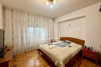 Apartament 3 camere, 2 bai, decomandat, etaj intermediar, lift, Fabric anunturi imobiliare Timis