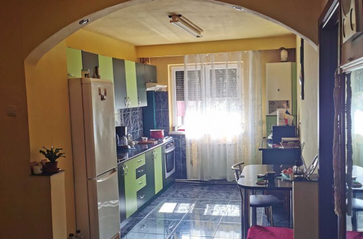 Apartament 3 camere de vanzare CLUJ-NAPOCA - Cluj anunturi imobiliare Cluj