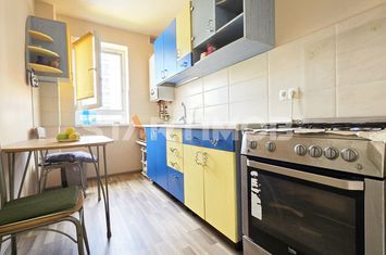 Apartament cu boxa si parcare zona Coresi anunturi imobiliare Brasov