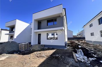 Vilă - 4 camere de vanzare CALEA CISNADIEI - Sibiu anunturi imobiliare Sibiu