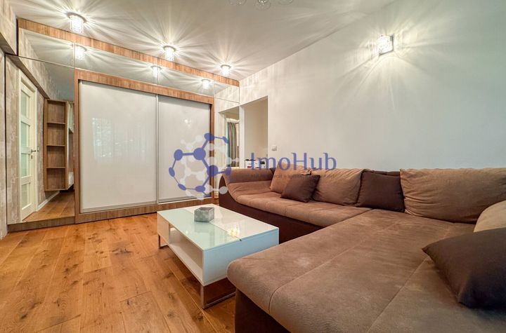 Apartament in Piata Unirii, etaj 3, renovat anunturi imobiliare Iasi