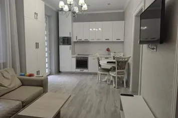 Apartament 3 camere la casa ,ultracentral, 550 E neg. Comision 50% anunturi imobiliare Bihor