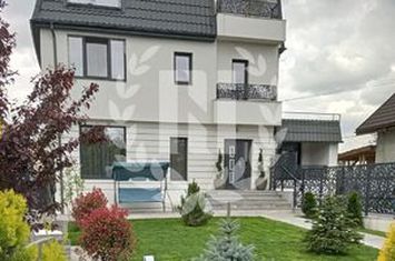 Apartament 5 camere cu terasă și curte generoasă anunturi imobiliare Bucuresti
