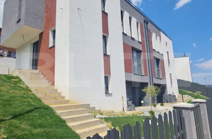 Vilă - 5 camere de vanzare FLORESTI - Cluj anunturi imobiliare Cluj