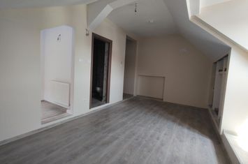 Casă - 4 camere de vanzare SIBIU - Sibiu anunturi imobiliare Sibiu