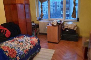 Apartament 3 camere decomandat de vanzare zona Centru Civic anunturi imobiliare Iasi