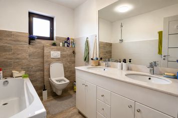 Vilă - 4 camere de vanzare BAIA MARE - Maramures anunturi imobiliare Maramures