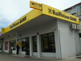 Raiffeisen Bank a redus dobânzile la depozite şi credite