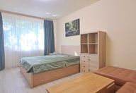 450 €, Garsonieră