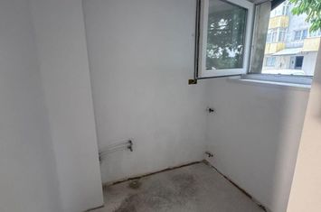 Garsonieră de vanzare RADAUTI - Suceava anunturi imobiliare Suceava