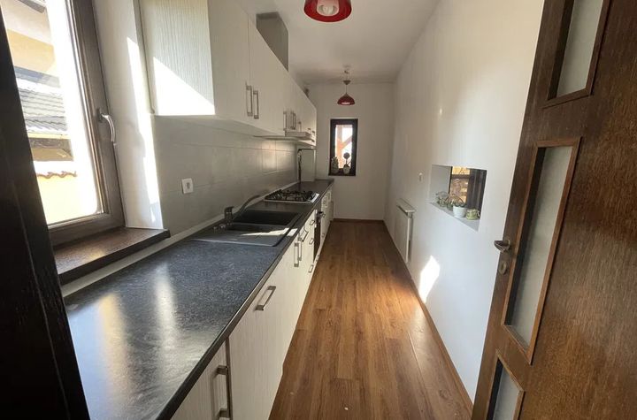 Casă - 3 camere de vanzare SANPETRU - Brasov anunturi imobiliare Brasov