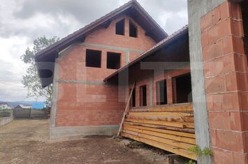 Vilă - 8 camere de vanzare MARGINEA - Suceava anunturi imobiliare Suceava