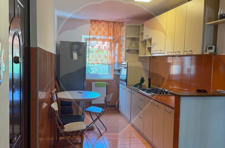 Apartament cu 3 camere de închiriat în zona Calea Dumbravii anunturi imobiliare Sibiu