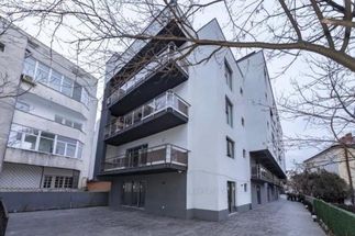 Apartament 3 camere 96 mp