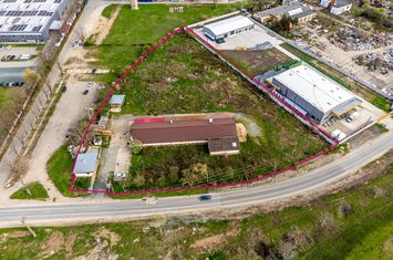 Hala industrială cu teren 10.495 mp – potențial supermarket, Lipova anunturi imobiliare Arad