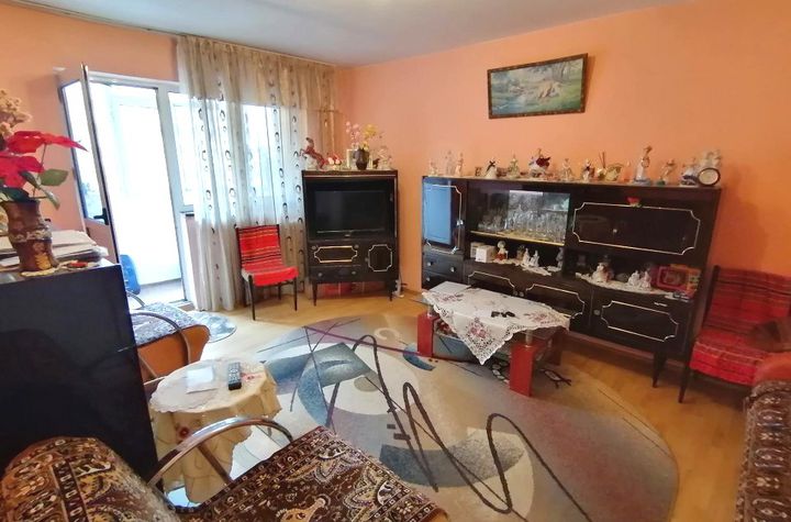 Apartament 3 camere de vanzare PITESTI - Arges anunturi imobiliare Arges