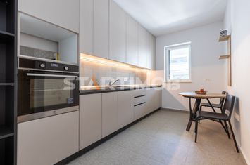 Garsoniera mobilata cu parcare zona Universitatii anunturi imobiliare Brasov