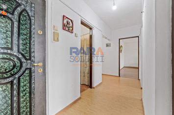 Apartament 4 camere - Ultracentral / Bd. RomanMușat anunturi imobiliare Neamt
