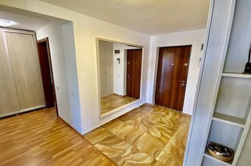 Apartament de inchiriat, zona linistita in cartierul Tractorul. anunturi imobiliare Brasov