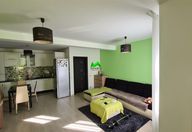 600 €, Casă