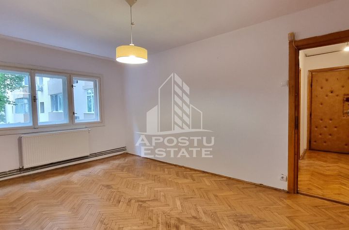 Apartament 4 camere, decomandat, etaj intermediar, Calea Aradului anunturi imobiliare Timis