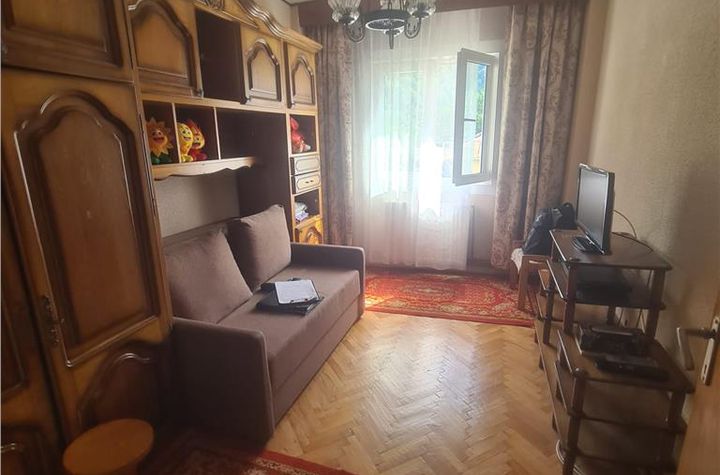 Apartament 3 camere de vanzare SINAIA - Prahova anunturi imobiliare Prahova