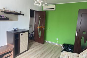 Apartament 3 camere de vanzare SUD - Vrancea anunturi imobiliare Vrancea