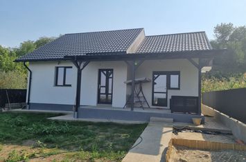 Casă - 3 camere de vanzare BACAU - Bacau anunturi imobiliare Bacau